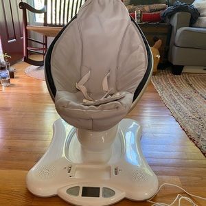 4Moms Mamaroo Swing